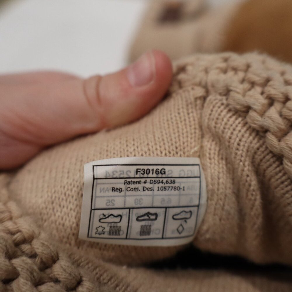 UGG W Shaina Size 8 Like New - Picture 6 of 11